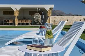 Elira Luxury Villa - With Private Pool