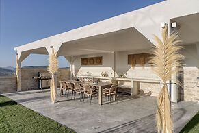 Elira Luxury Villa - With Private Pool