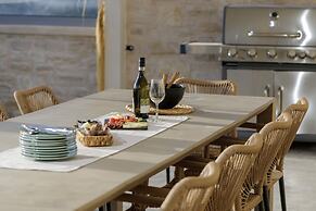 Elira Luxury Villa - With Private Pool