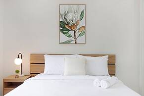 Zen Coastal Hideaway Modern Hospital Beach