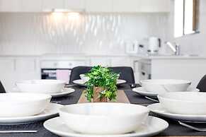 Zen Coastal Hideaway Modern Hospital Beach