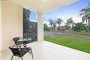 Zen Coastal Hideaway Modern Hospital Beach