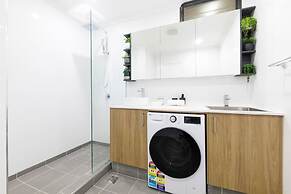 Zen Coastal Hideaway Modern Hospital Beach