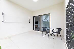 Zen Coastal Hideaway Modern Hospital Beach