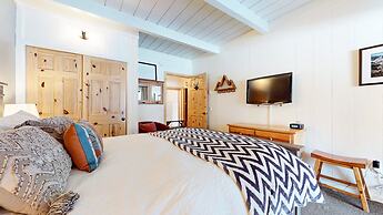 Villa De Los Pinos #09 3 Bedroom Condo