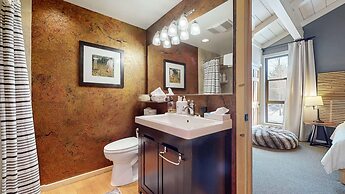 Villa De Los Pinos #09 3 Bedroom Condo