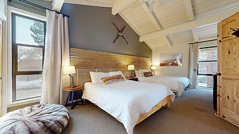 Villa De Los Pinos #09 3 Bedroom Condo