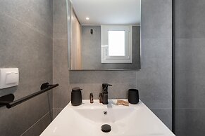 LIV - Seaside Getaway in Glyfada