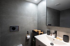 LIV - Seaside Getaway in Glyfada