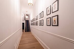 Thena Hotel - Chic and Cozy Studio