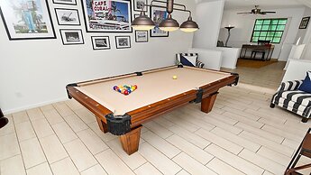 Amazing - 4 Bed Billiard Table Luxury Canal Pool