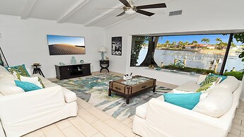 Amazing - 4 Bed Billiard Table Luxury Canal Pool