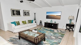 Amazing - 4 Bed Billiard Table Luxury Canal Pool