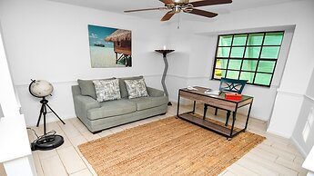 Amazing - 4 Bed Billiard Table Luxury Canal Pool