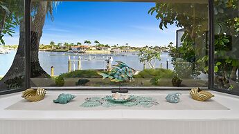 Amazing - 4 Bed Billiard Table Luxury Canal Pool