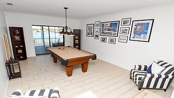 Amazing - 4 Bed Billiard Table Luxury Canal Pool