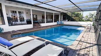 Amazing - 4 Bed Billiard Table Luxury Canal Pool