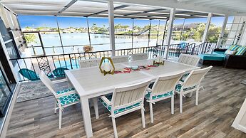 Amazing - 4 Bed Billiard Table Luxury Canal Pool