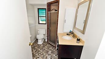 Amazing - 4 Bed Billiard Table Luxury Canal Pool