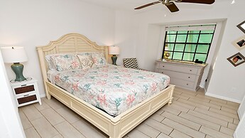 Amazing - 4 Bed Billiard Table Luxury Canal Pool