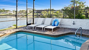 Amazing - 4 Bed Billiard Table Luxury Canal Pool