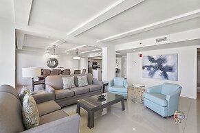 Bahia Mar-Solare Beachfront & Two Pools