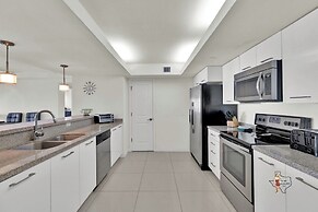 Bahia Mar-Solare Beachfront & Two Pools