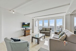 Bahia Mar-Solare Beachfront & Two Pools