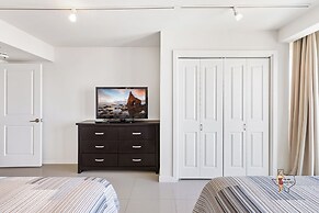 Bahia Mar-Solare Beachfront & Two Pools