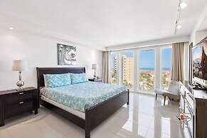 Bahia Mar-Solare Beachfront & Two Pools