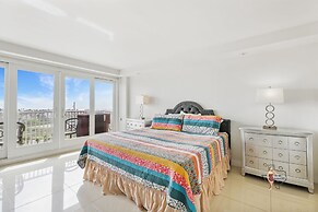 Bahia Mar-Solare Beachfront & Two Pools