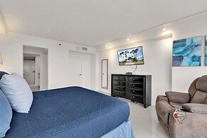 Bahia Mar-Solare Beachfront & Two Pools