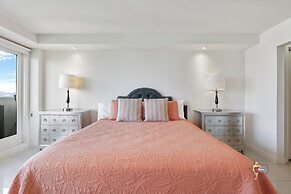 Bahia Mar-Solare Beachfront & Two Pools