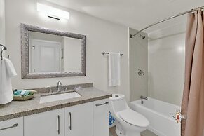 Bahia Mar-Solare Beachfront & Two Pools