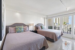 Bahia Mar-Solare Beachfront & Two Pools