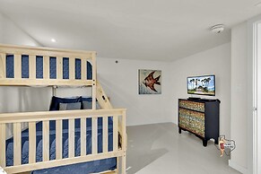 Bahia Mar-Solare Beachfront & Two Pools