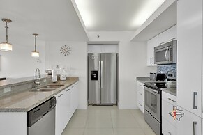 Bahia Mar-Solare Beachfront & Two Pools