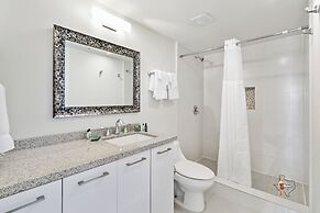 Bahia Mar-Solare Beachfront & Two Pools