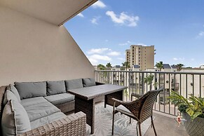 Bahia Mar-Solare Beachfront & Two Pools