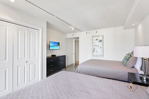 Bahia Mar-Solare Beachfront & Two Pools