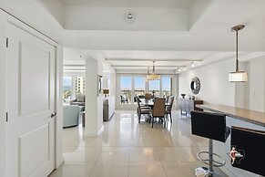 Bahia Mar-Solare Beachfront & Two Pools