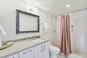 Bahia Mar-Solare Beachfront & Two Pools