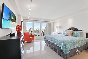 Bahia Mar-Solare Beachfront & Two Pools