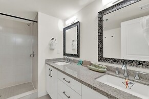 Bahia Mar-Solare Beachfront & Two Pools