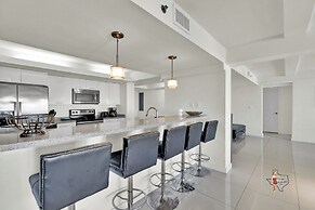 Bahia Mar-Solare Beachfront & Two Pools