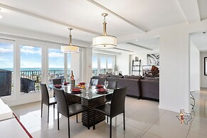 Bahia Mar-Solare Beachfront & Two Pools