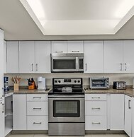 Bahia Mar-Solare Beachfront & Two Pools