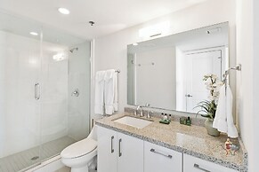 Bahia Mar-Solare Beachfront & Two Pools