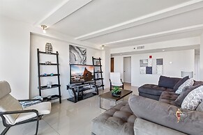 Bahia Mar-Solare Beachfront & Two Pools