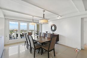 Bahia Mar-Solare Beachfront & Two Pools